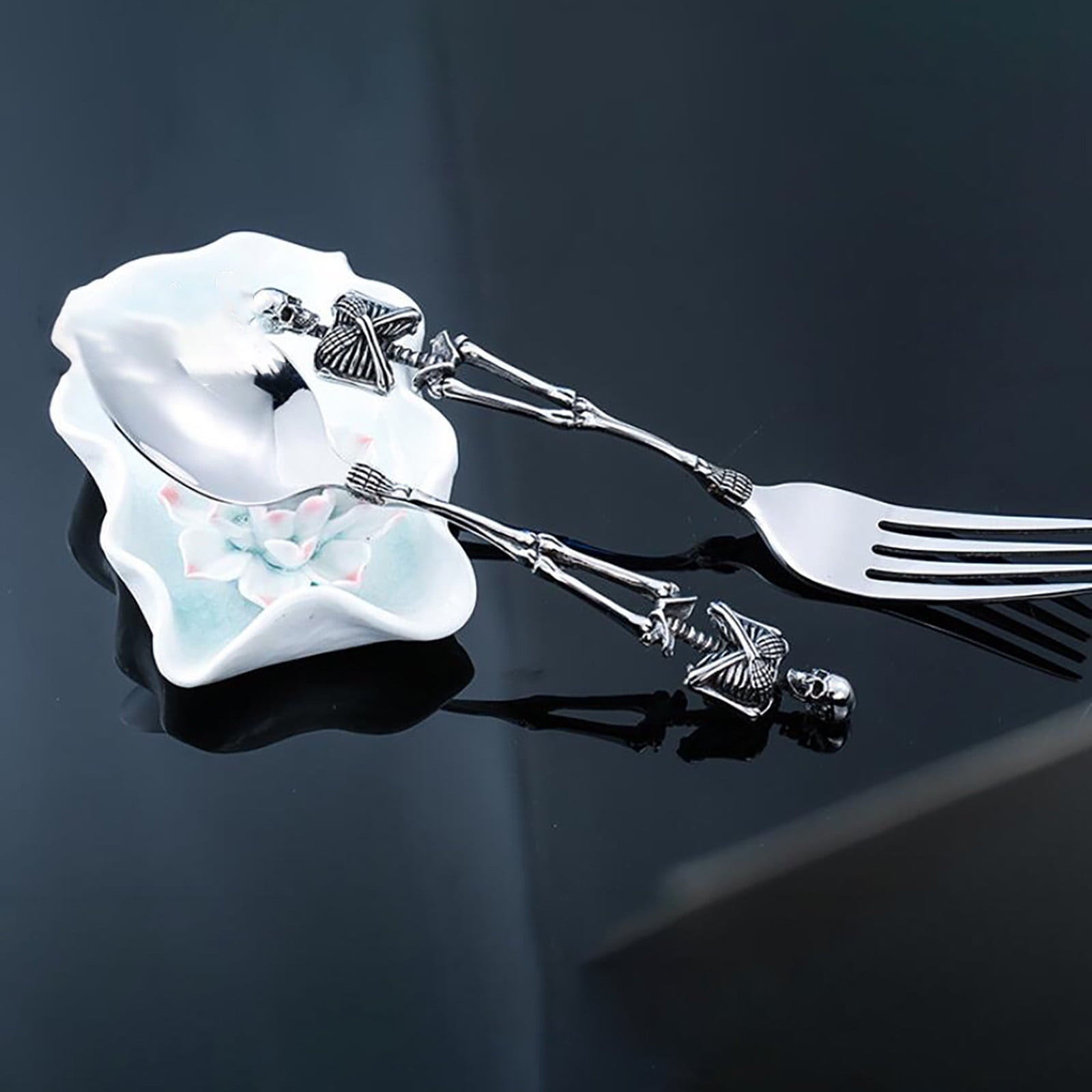 Darzheoy Stainless Steel Skeleton Skull Spoon and Fork Flatware Tableware Gifts for Halloween Easter and Christmas (Spoon) A