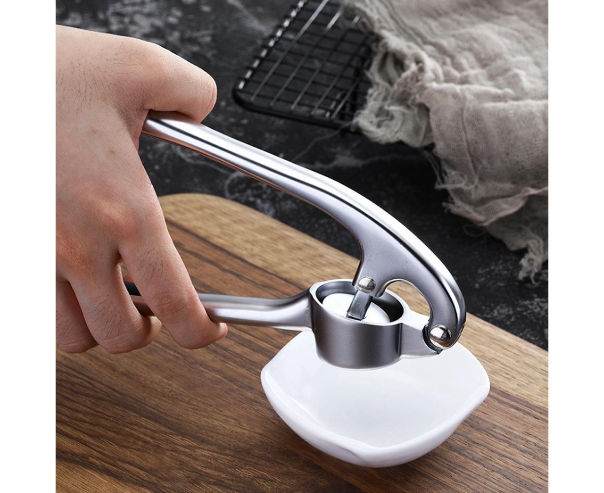 Professional Multi Function Kitchen Zinc Alloy Manual Garlic Press Crusher Tool