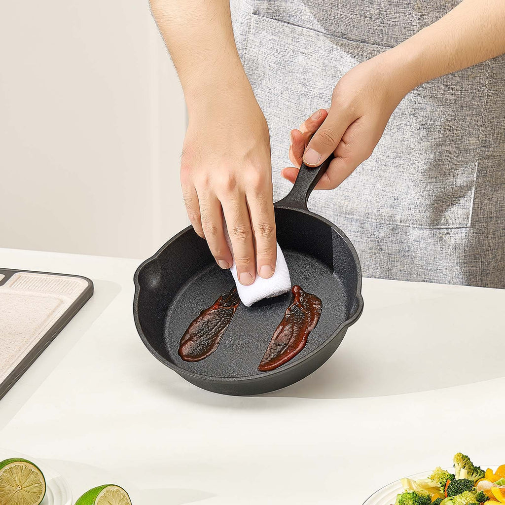 3-Piece Cast Iron Skillet Set 160, 220 & 265mm – Black